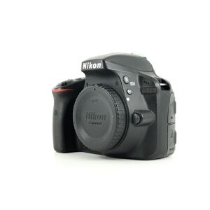 Nikon D3300 (condition: Like New)